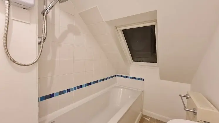 Apart Daire, Banyolu/Duşlu, Avlu Manzaralı (Hampden)