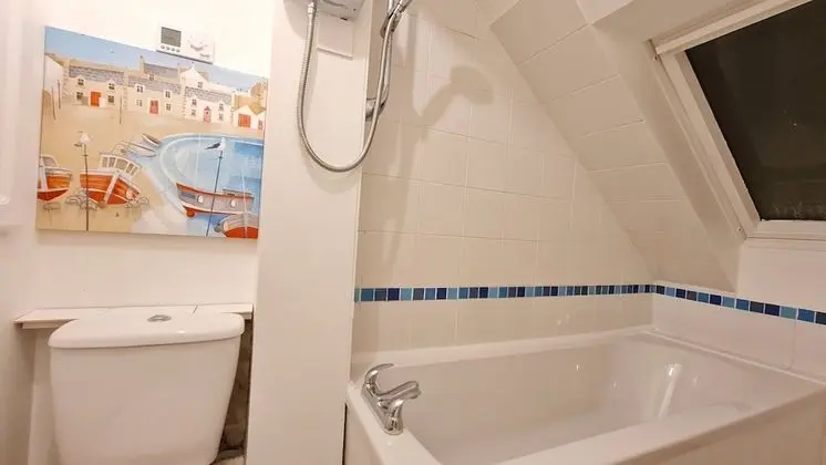 Apart Daire, Banyolu/Duşlu, Avlu Manzaralı (Hampden)