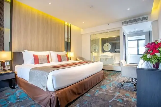 Corner Suite