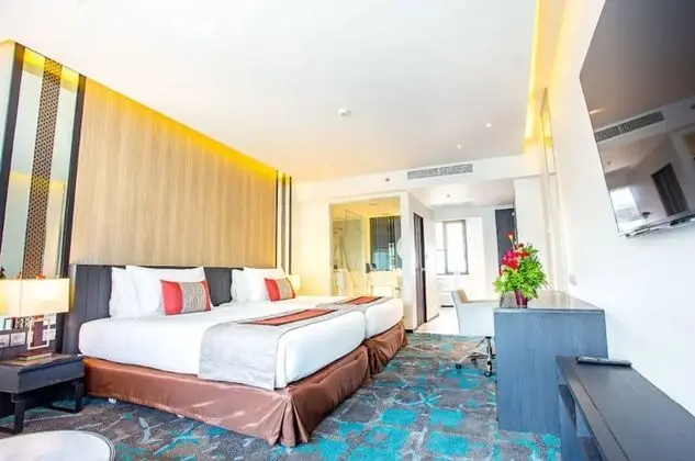 Corner Suite