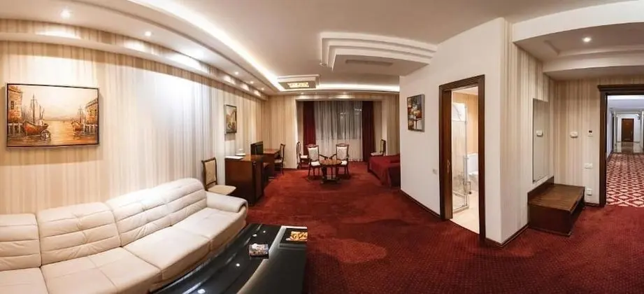 Luxury Oda