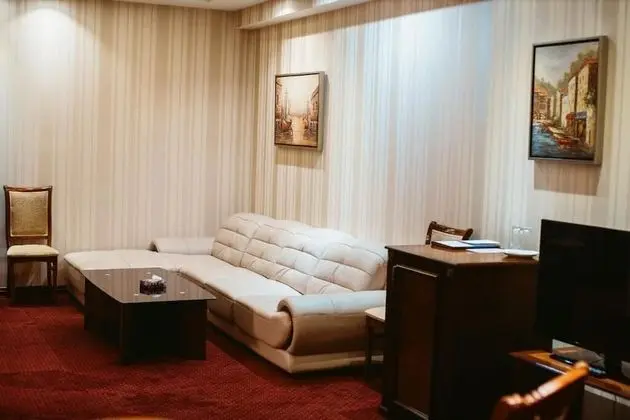 Luxury Oda