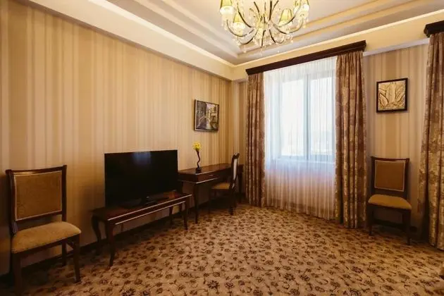 Luxury Oda