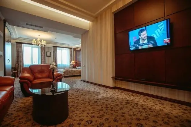 Luxury Oda