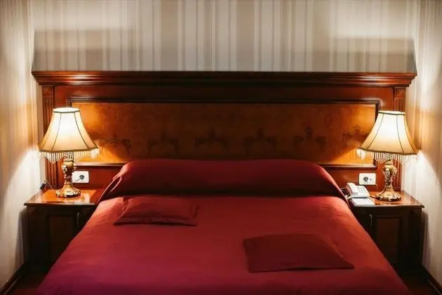 Luxury Oda