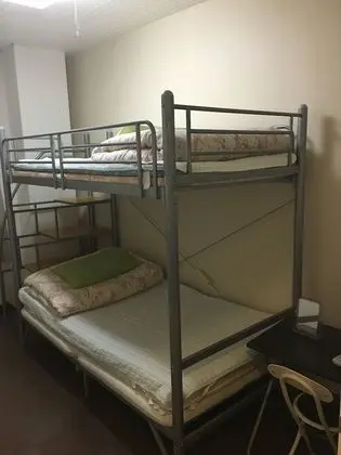 İki Ayrı Yataklı Oda, Sigara İçilmez