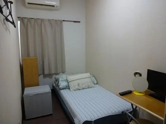 Tek Kişilik Oda, Sigara İçilmez