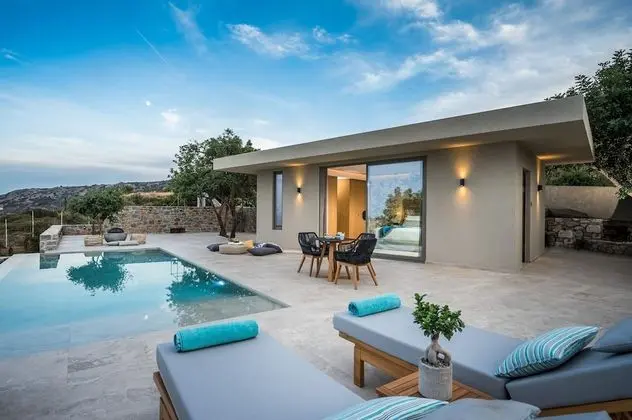 Serenity Open Plan Suite Sea Vie with Individual Pool