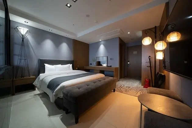 Deluxe Tek Büyük Yataklı Oda (Jacuzzi Double Room)