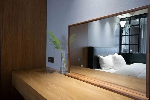 Deluxe Tek Büyük Yataklı Oda (Jacuzzi Double Room)