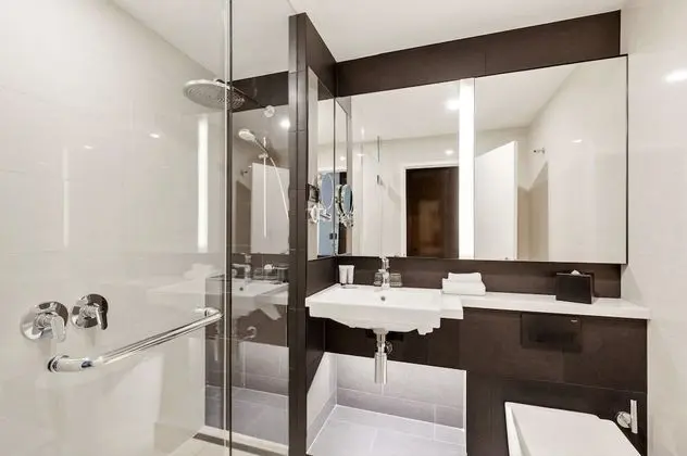 Signature Oda, 1 En Büyük (King) Boy Yatak (superior, newly refurbished)