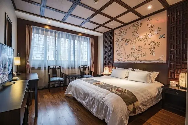 Deluxe Tek Büyük Yataklı Oda