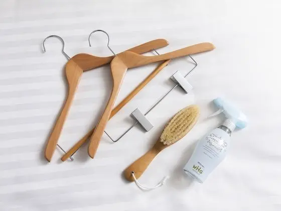 Üç Kişilik Oda, Sigara İçilmez