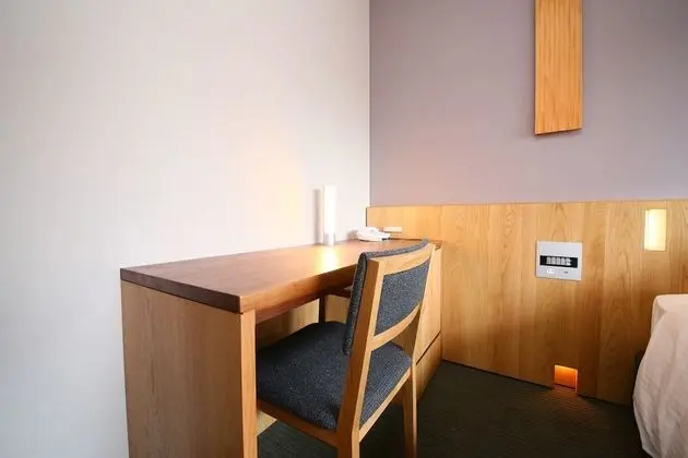 Tek Kişilik Oda, Sigara İçilmez (separate breakfast charge)