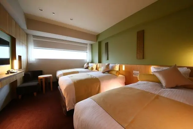 Üç Kişilik Oda, Sigara İçilmez (Top Floor, separate breakfast charge)
