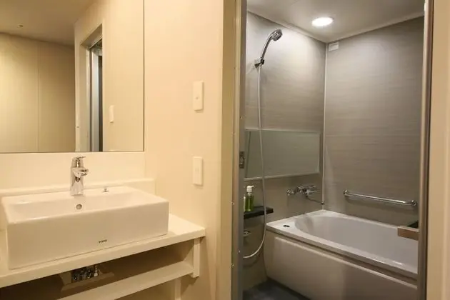 Üç Kişilik Oda, Sigara İçilmez (Top Floor, separate breakfast charge)