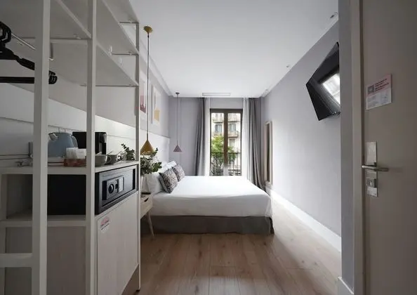 Tek Büyük Yataklı Oda, Balkon
