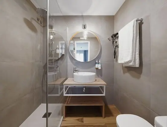 Tek Büyük Yataklı Oda, Balkon