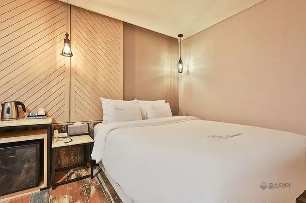 Premium Tek Büyük Yataklı Oda