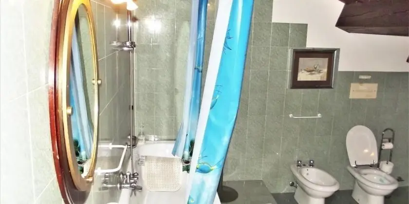 Dört Kişilik Oda, Banyolu/Duşlu (In Torretta)