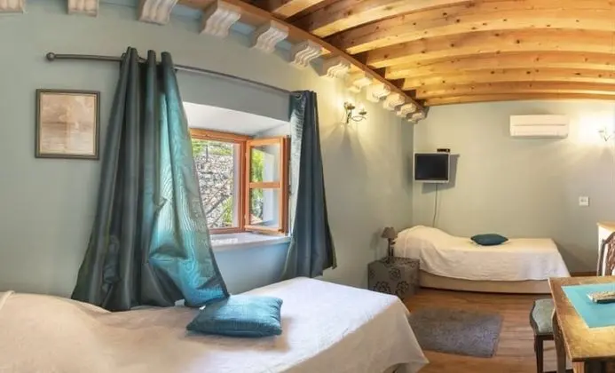 Villa (Five Bedroom Villa)