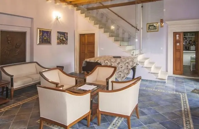 Villa (Five Bedroom Villa)