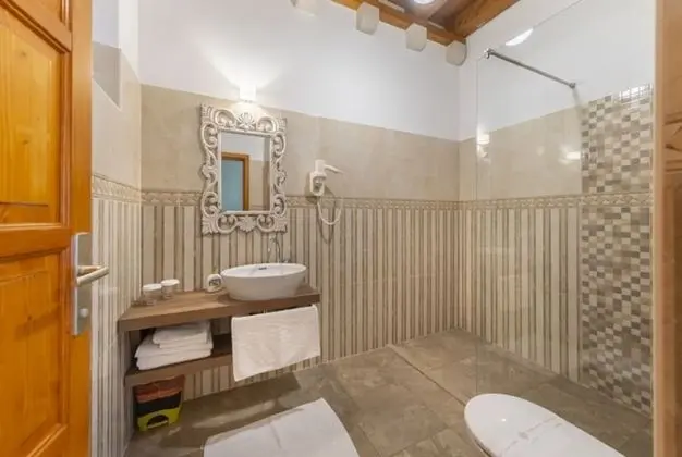 Villa (Five Bedroom Villa)