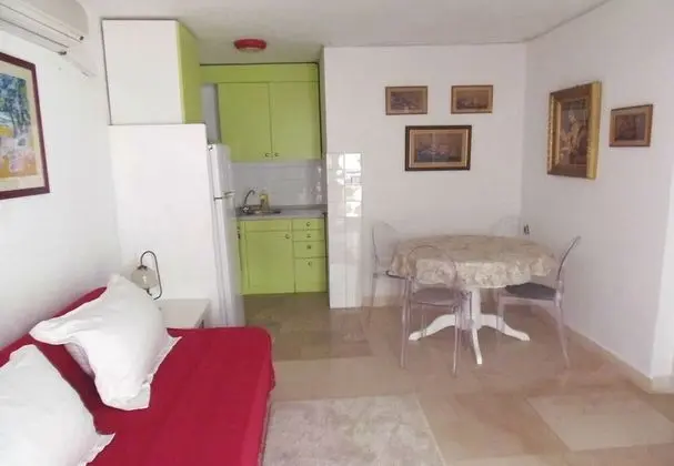 Ev (Gradina 1 - private pool - H(10+2))