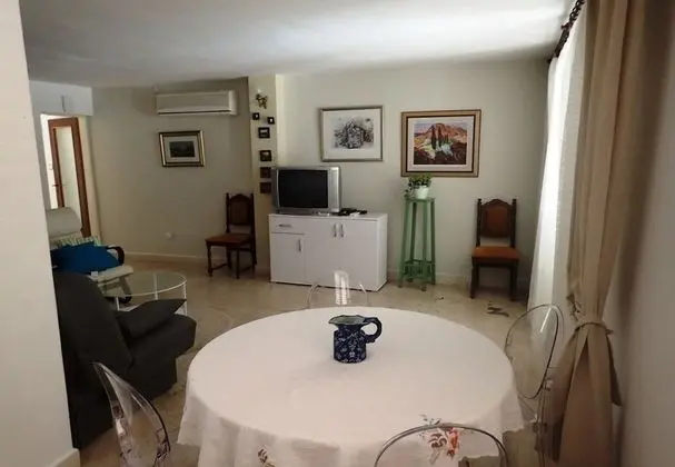 Ev (Gradina 1 - private pool - H(10+2))