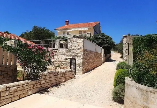 Ev (Gradina 1 - private pool - H(10+2))