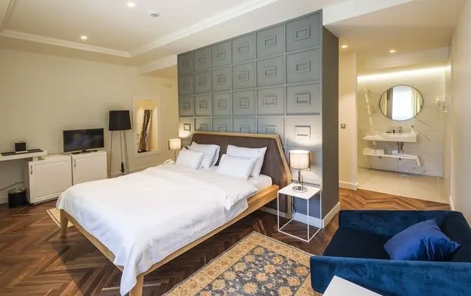 Comfort Tek Büyük Yataklı Oda