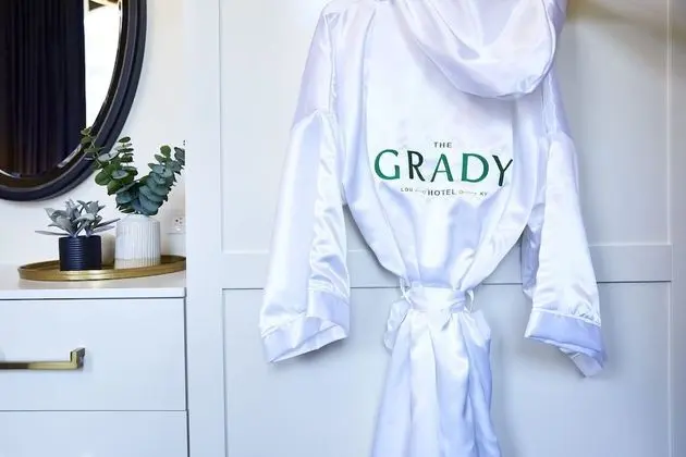 Traditional Tek Büyük Yataklı Oda