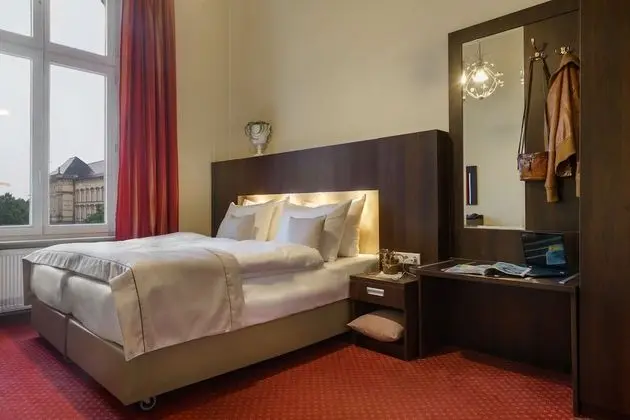 Comfort Tek Büyük Yataklı Oda