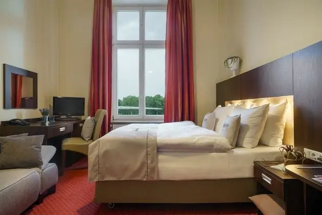 Comfort Tek Büyük Yataklı Oda