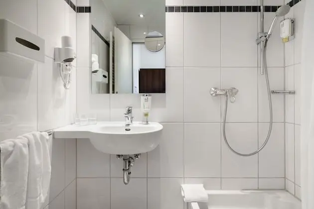 Comfort Tek Büyük Yataklı Oda