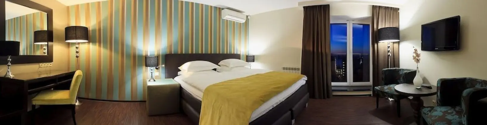 Deluxe Tek Büyük Yataklı Oda