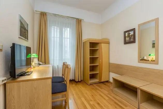 Tek Büyük Yataklı Oda (Small, Non-Accessible)