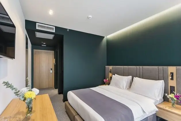 Standard Tek Büyük Yataklı Oda