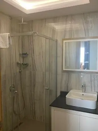 Aile Odası, Kara veya Havuz Manzaralı, Balkonlu