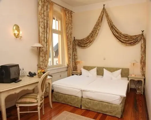 Tek Büyük Yataklı Oda