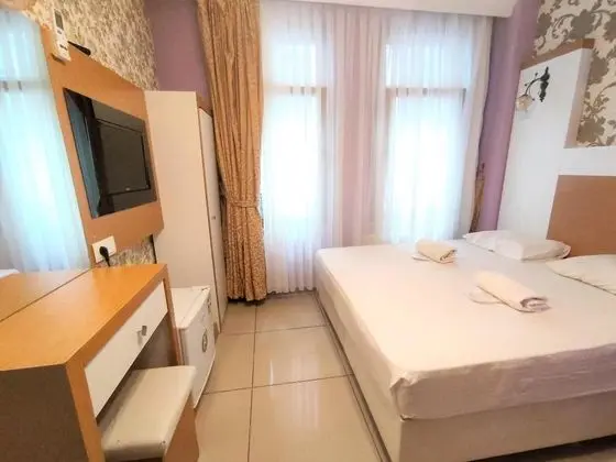 Çift Kişilik, Avlu Manzaralı, Giriş Katı