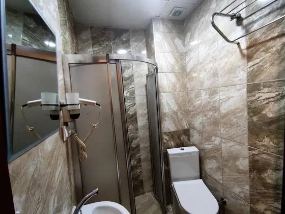 Çift Kişilik, Avlu Manzaralı, Giriş Katı