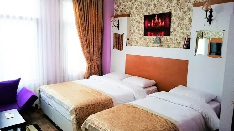 Triple, Bahçe veya Sokak Manzaralı, 1. Kat