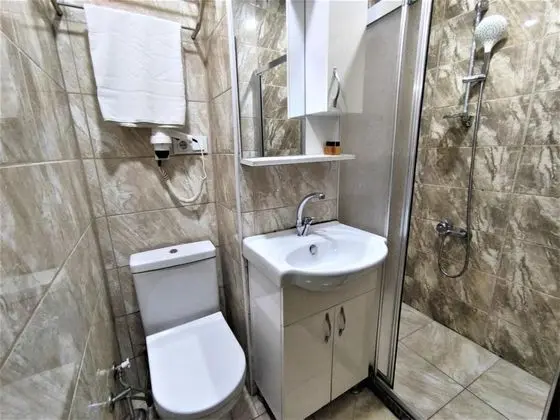 Triple, Bahçe veya Sokak Manzaralı, 1. Kat