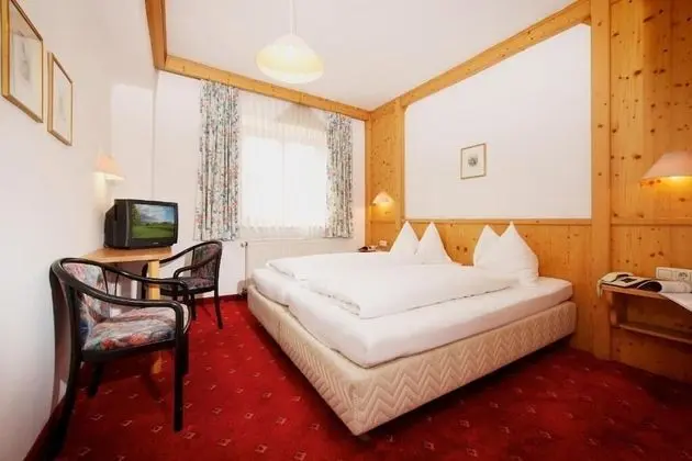 Classic Tek Büyük Yataklı Oda