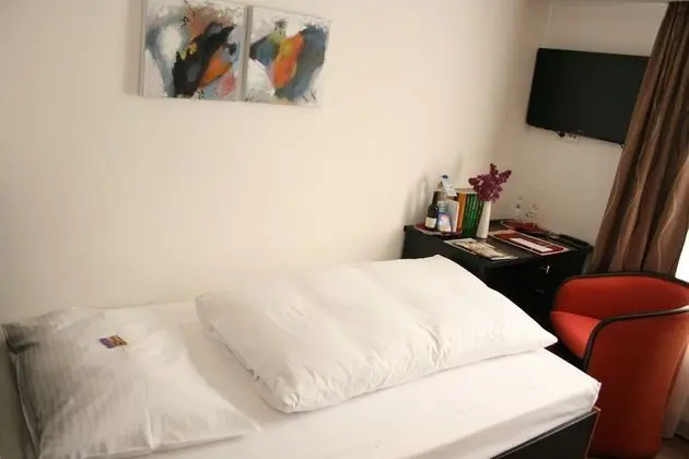 Basic Tek Kişilik Oda, Ek Bina
