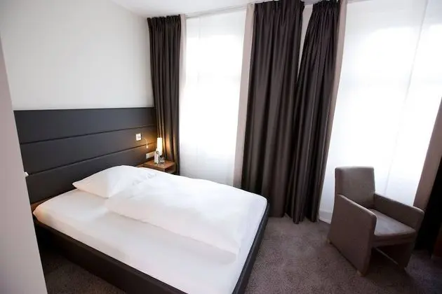 Business Tek Kişilik Oda (French bed)