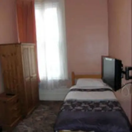 Tek Kişilik Oda, Ortak Banyo