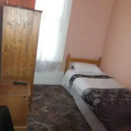 Tek Kişilik Oda, Ortak Banyo