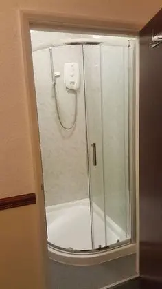 Tek Kişilik Oda, Ortak Banyo